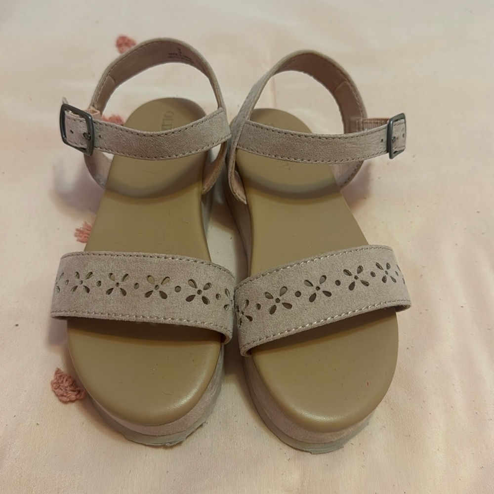 Light pink Old Navy little girl sandals size 13